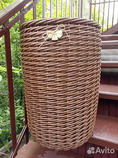 Кашпо из искусственного ротанга