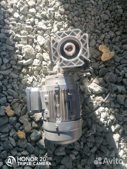 Электродвигатель для автоматических ворот