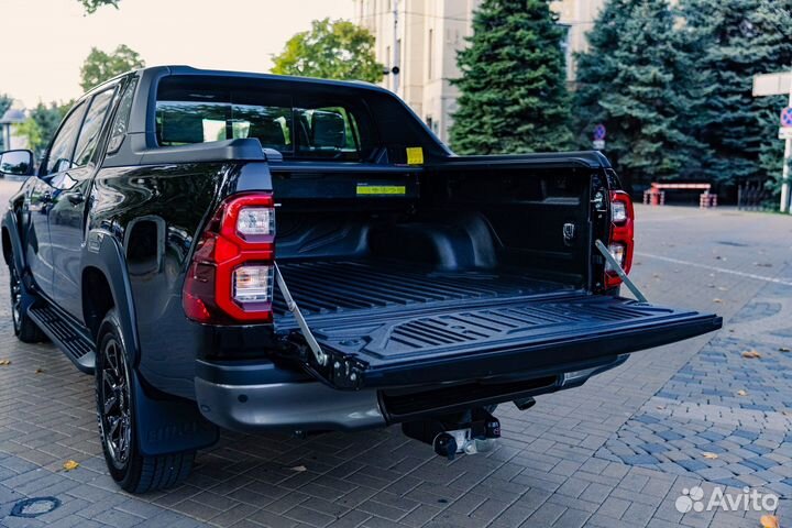 Toyota Hilux 2.8 AT, 2022, 11 336 км