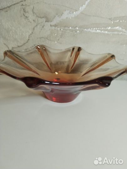 Ваза конфетница гнутое стекло