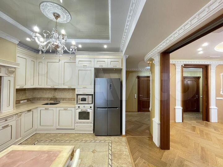 3-к. квартира, 120 м², 6/7 эт.