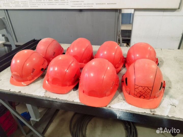 Каска строительная бу