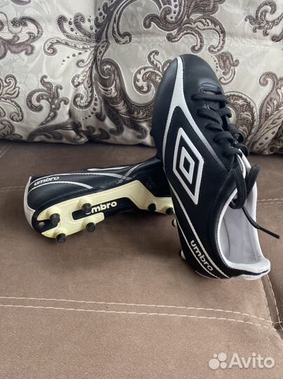Футбольные бутсы Umbro