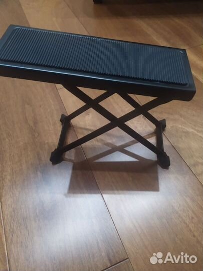 Подставка под ногу гитариста