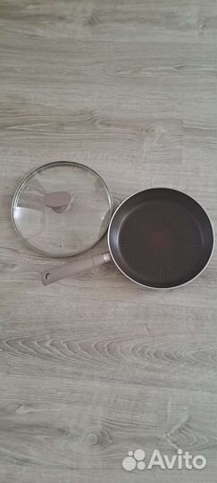 Сковорода Tefal 26 см с крышкой
