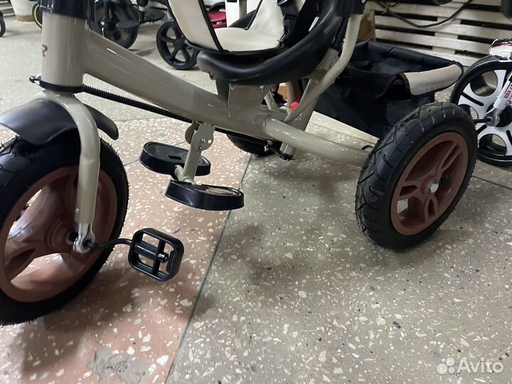 Велосипеды на больших надувных колесах с фарой