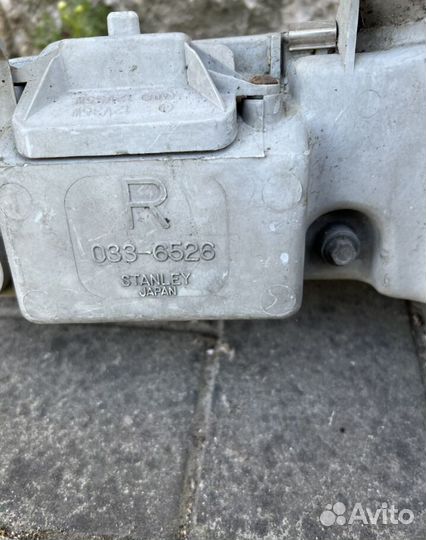 Фара правая Honda Integra