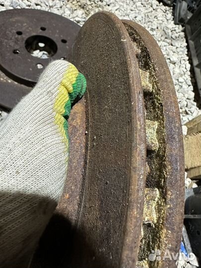 Cadillac srx задние тормозные диски