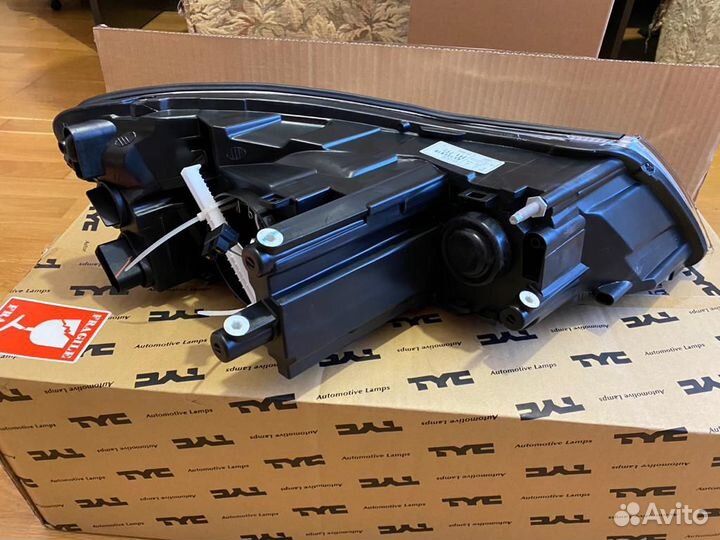 Фара Octavia A5 Октавия А5 Skoda Шкода фонарь пере