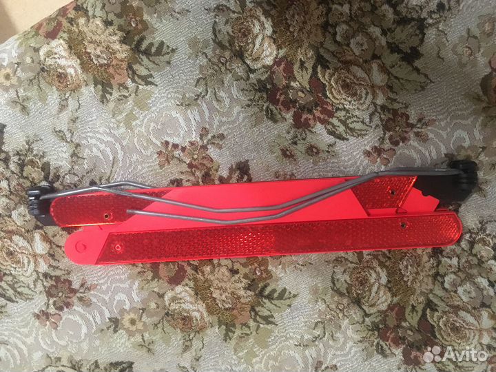 Знак аварийной остановки mercedes