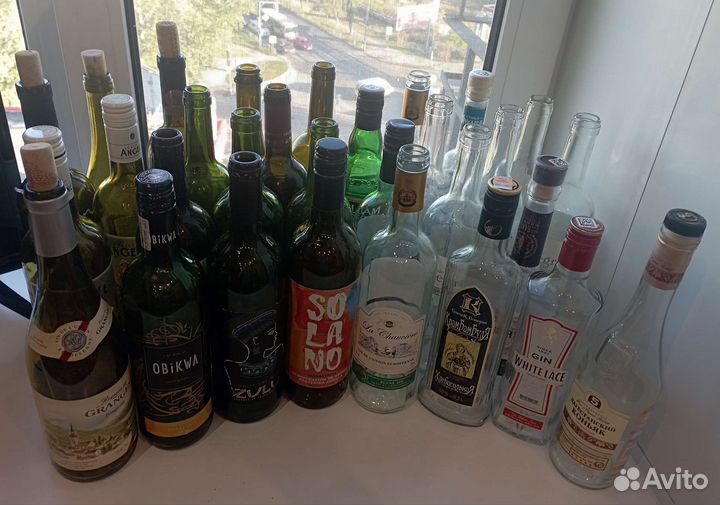 Графинчики/бутылки под вино и наливочки.Канистры