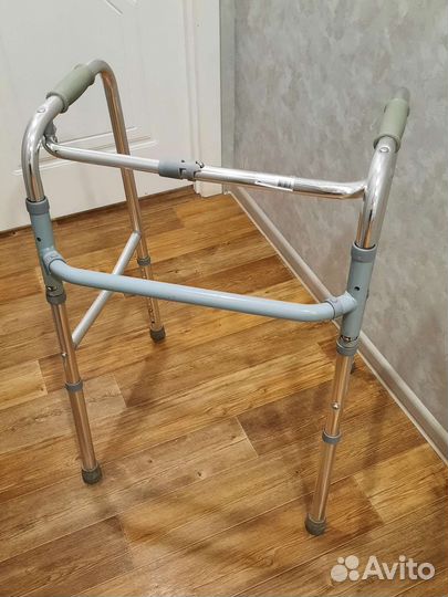 Ходунки для пожилых инвалидов