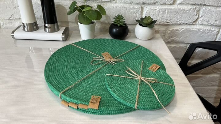 Сервировочная салфетка из шнура ручной работы