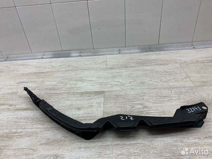 Крепление бампера переднее правое Skoda Octavia