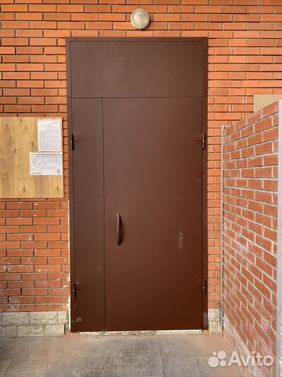 Дверь подъездная металлическая