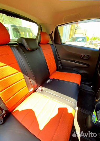 Чехлы для Toyota Vitz