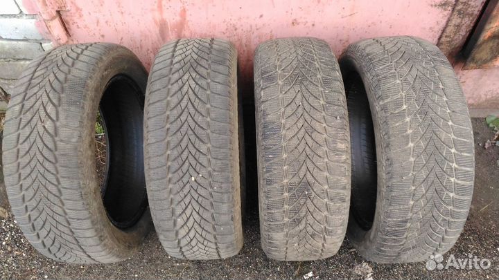 Goodyear UltraGrip Ice 2 215/55 R17