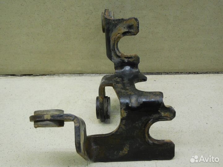 Кронштейн (сопут. товар) Kuga 2008-2012