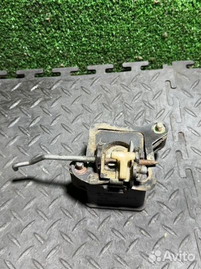 Кнопка открывания багажника Volkswagen Passat 1993