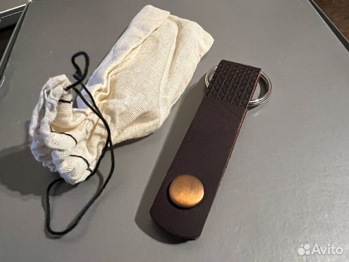 Брелок для ключей кожаный новый