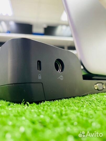 Сенсорный Lenovo I5 6300U/SSD 256Gb/DDR4 8Gb/14