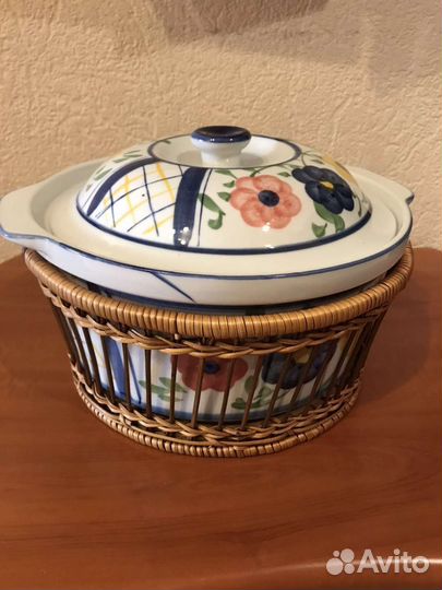 Кастрюля фарфоровая в корзине