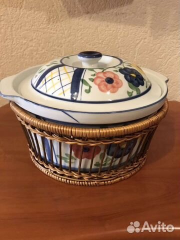 Кастрюля фарфоровая в корзине