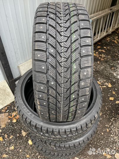 Tri Ace Snow White II 245/50 R18 104H