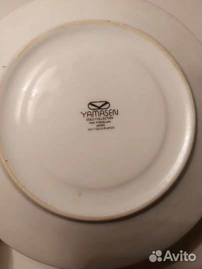 Чайные чашки и блюдца