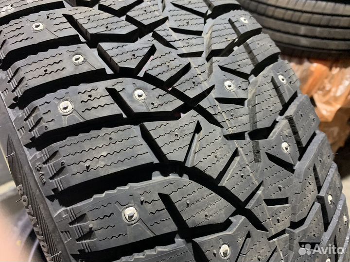 Bridgestone Blizzak Spike-02 225/50 R17 94T