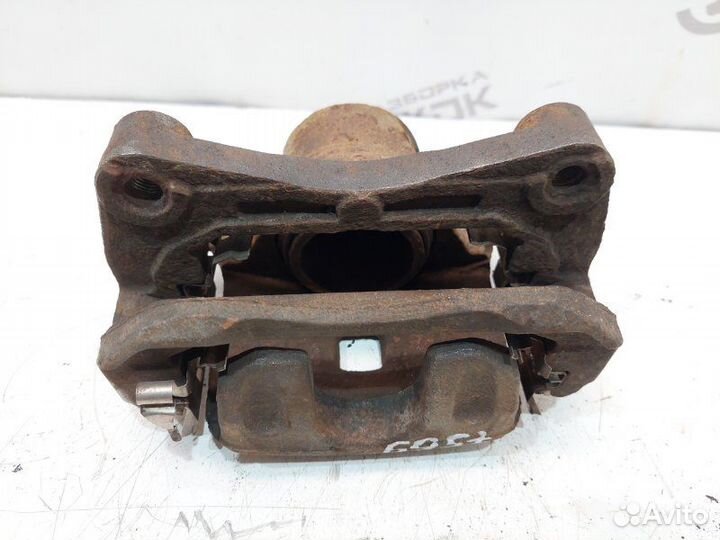 Суппорт передний левый Nissan Teana J31 (AT) VQ35