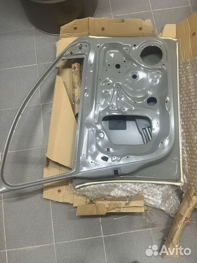 Дверь volkswagen polo левая передняя