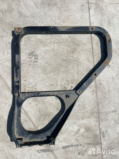 Кронштейн крыла левый Volvo Fh