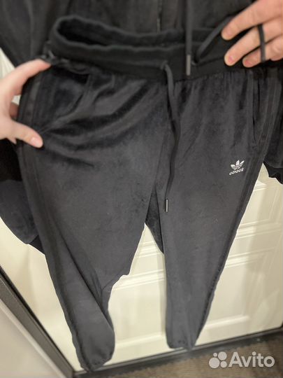 Спортивный костюм adidas