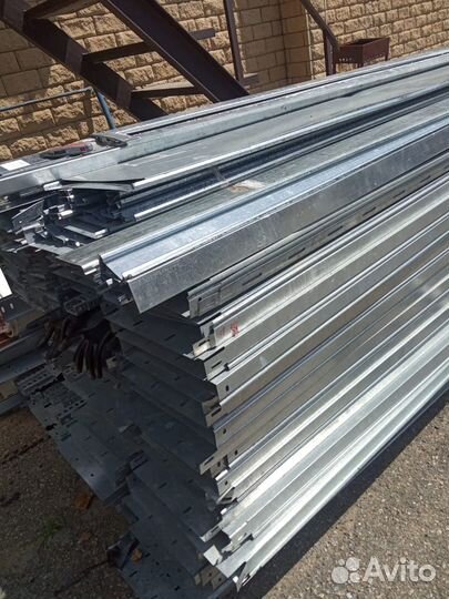 Перфорированные лотки и крышки лотков