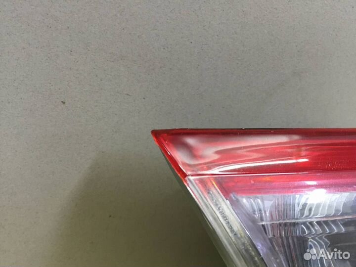 Фонарь задний внутренний левый Toyota Camry V40 20