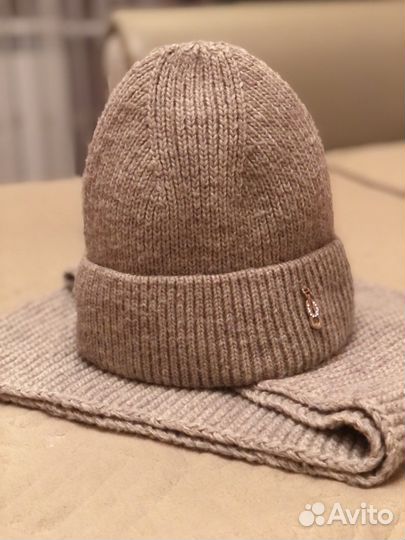 Женская шапка на флисе, шарф (снуд)