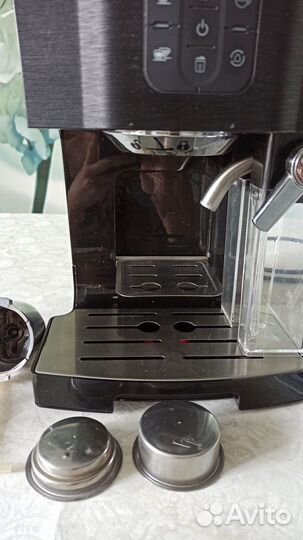 Кофеварка рожковая Redmond RCM-1512