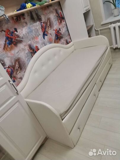 Детская кровать с мягкой спинкой Адель