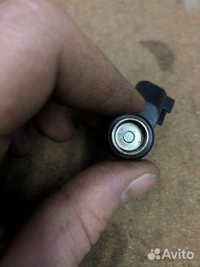 Форсунка топливная Chevrolet Cruze F16D3 2011