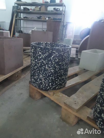 Изделия из бетона в наличии и на заказ