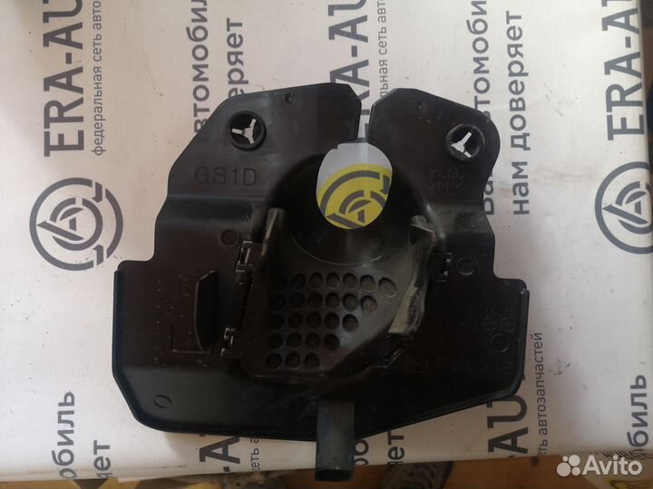 Пластиковый кожух рулевого вала на Mazda 6 GH