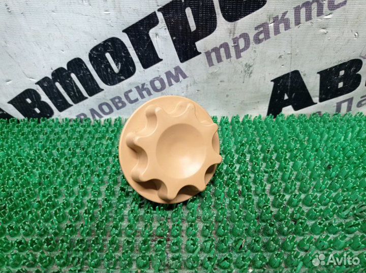 Крепление запасного колеса Toyota Avensis AZT251