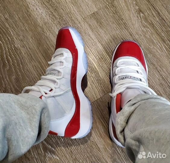 Nike air jordan 11 retro cherry