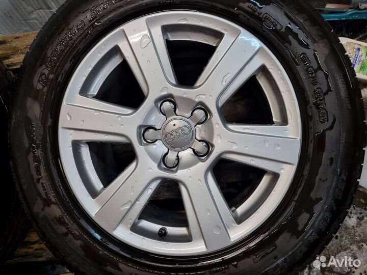 Комплект оригинальных литых дисков Audi