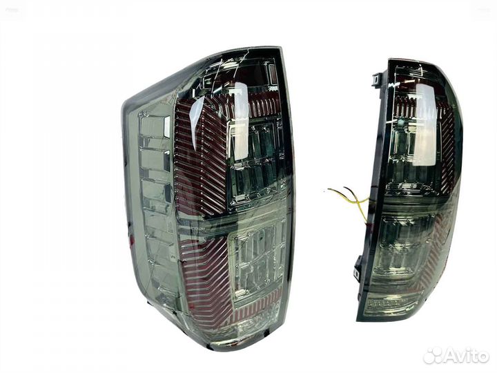 Стоп - сигналы Toyota Tundra (XK50) C0764