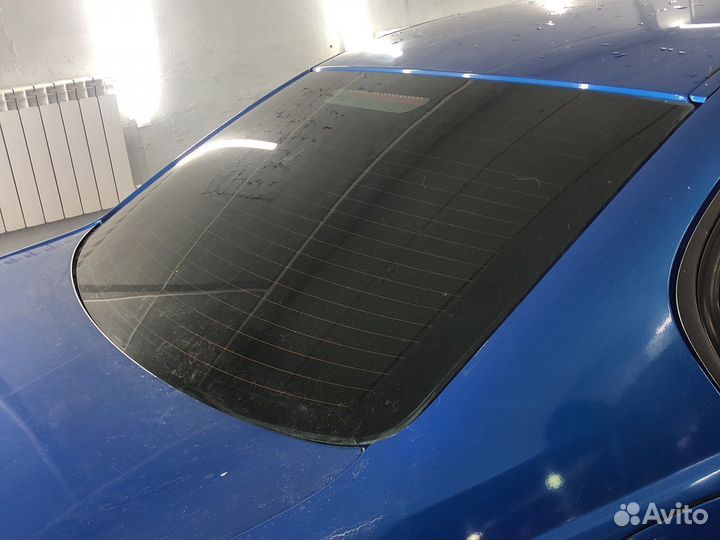 Задняя стекло bmw е90