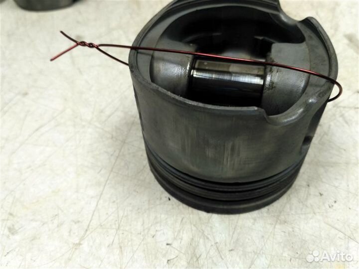 Поршень Volkswagen Transporter T4 (1991-2003)