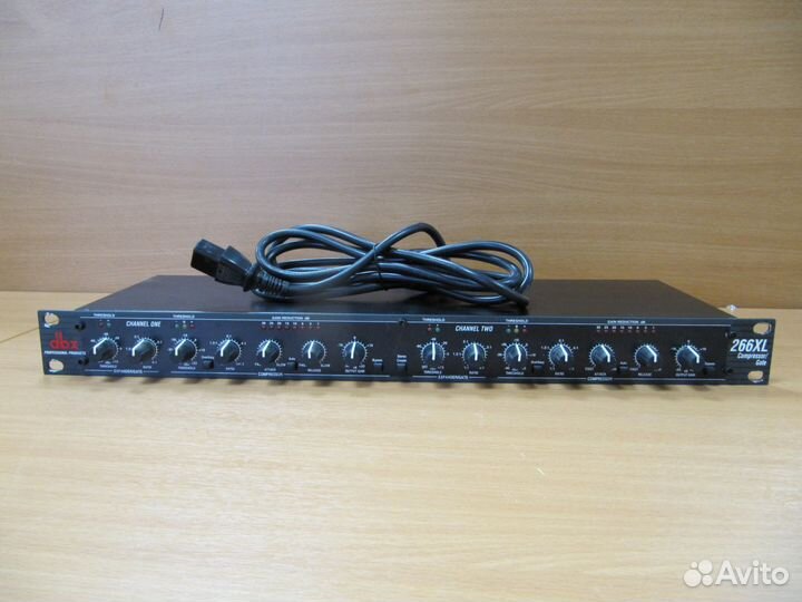 DBX 266XL 2-канальный компрессор/лимитер/экспандер