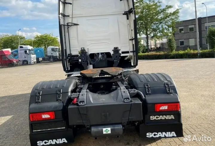 Pазбираем грузовик Scania 6 series с 2016